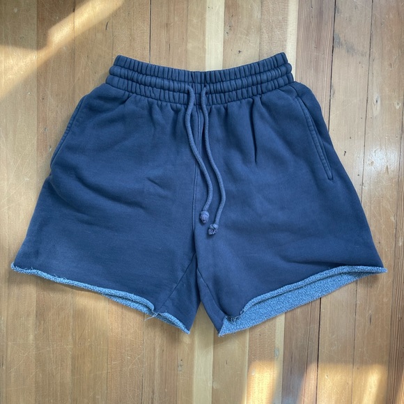 TNA COZY FLEECE SWEAT SHORTS SIZE XS grey - Picture 1 of 3